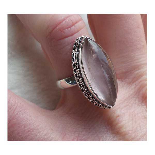 Zilveren ring gezet met marquise Rozenkwarts 17.3 mm