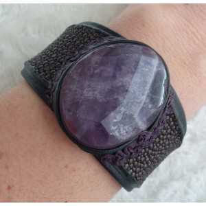 Bracelet of brown Roggenleer and set with large Amethyst
