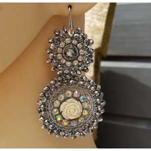 Earrings with pendant in silver crystals and flower 