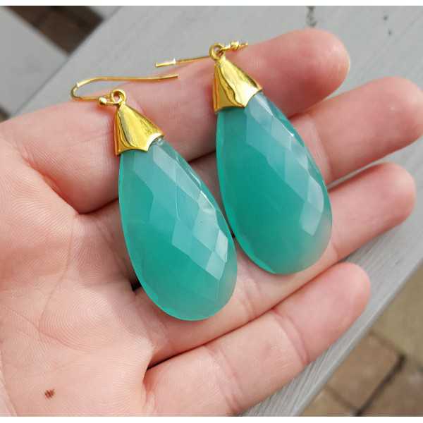 Vergoldete Ohrringe mit großen aqua Chalcedon briolet