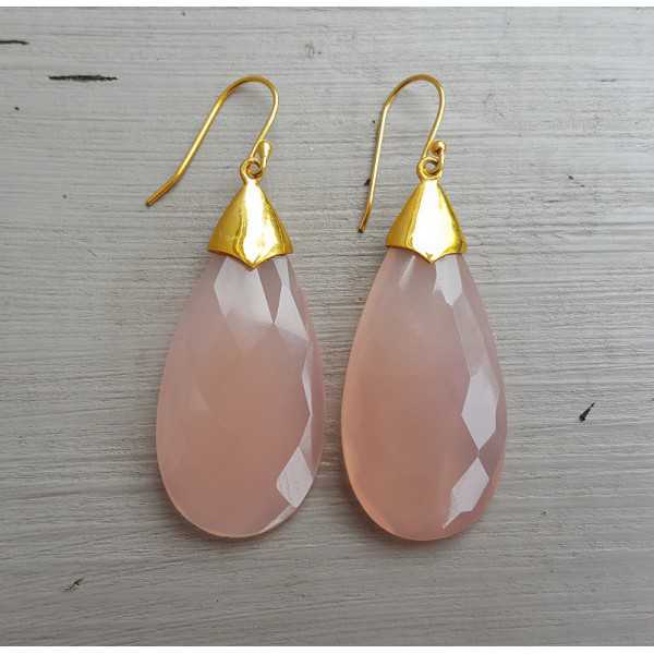 Vergoldete Ohrringe mit großen rosa Chalcedon briolet