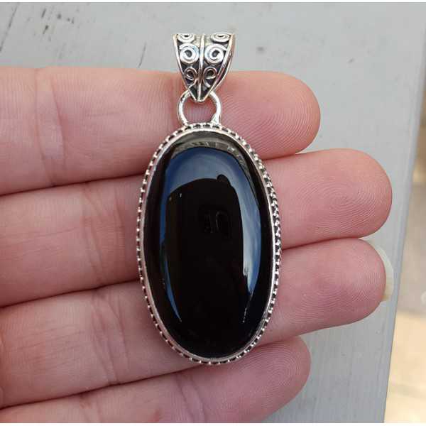 Zilveren hanger ovale cabochon Onyx en bewerkte setting