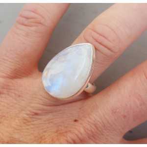 Zilveren ring met druppelvormige cabochon Maansteen 17.5 mm