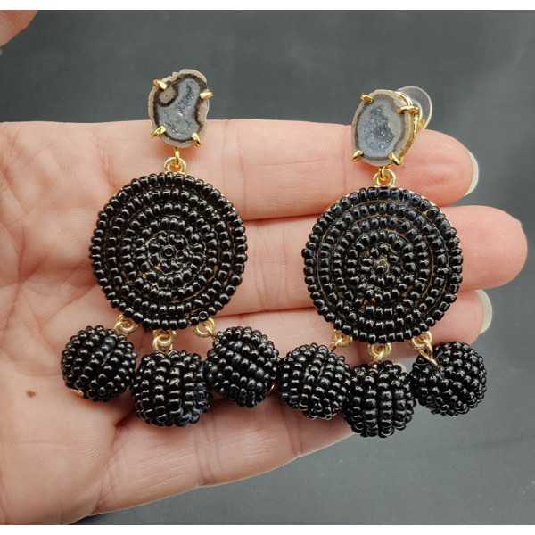 Black beaded earrings and Agate geode