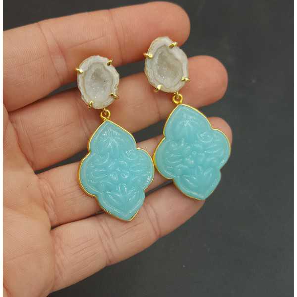 Vergoldete Ohrringe mit Achat-geode und cut Chalcedon