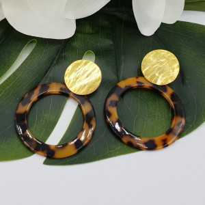 Gold plated earrings with open round tortoise resin pendant