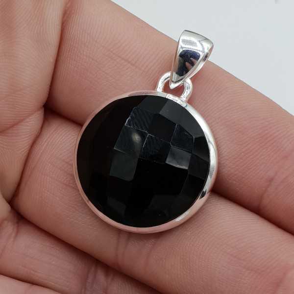 Silver pendant round facet cut Onyx