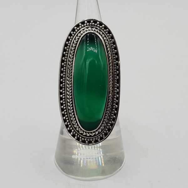Ein Silber ring set mit grünen Onyx.