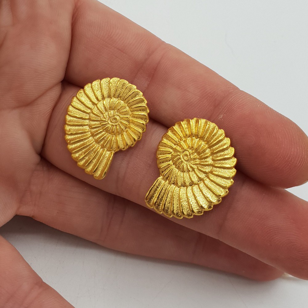 Gold-plated shell drop earrings