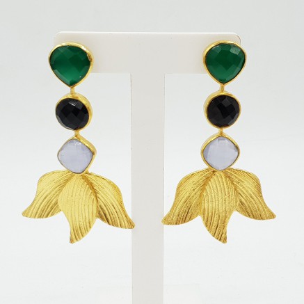 Gold-plated drop earrings with green Onyx Chalcedony and black Onyx.