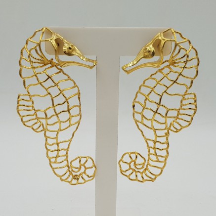 Gold-plated drop earrings sea horse