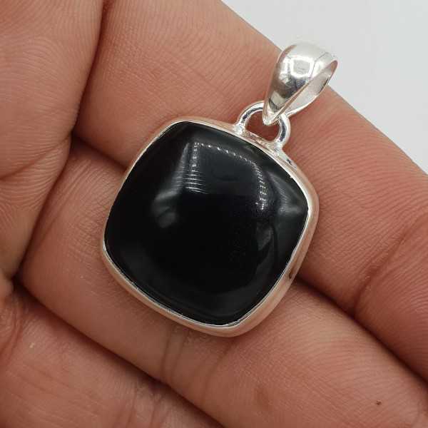 Ein Silber-Anhänger-set mit einem Quadrat cabochon aus schwarzem Onyx.