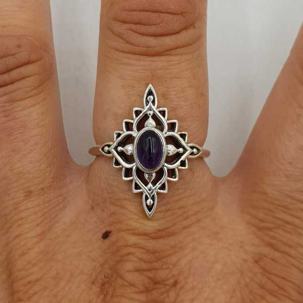 Ein silberner ring besetzt mit Amethyst-17,5 mm