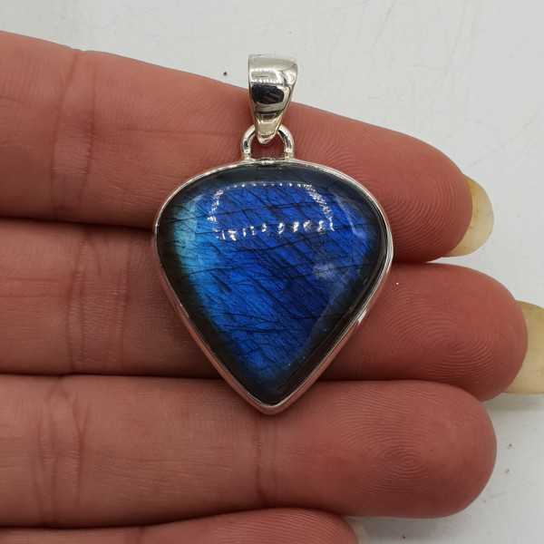 925 Sterling silver pendant with Labradorite