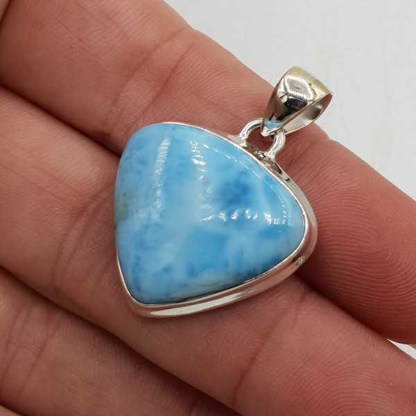 Made of 925 Sterling silver as a pendant, the triangular-shaped Larimar.