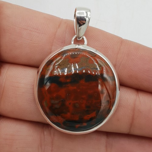 Silver pendant set with round bloodstone