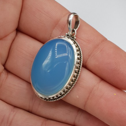 925 Sterling silver pendant set with oval chalcedone