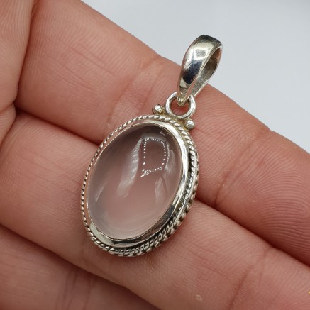 925 Sterling silver pendant with oval rose quartz