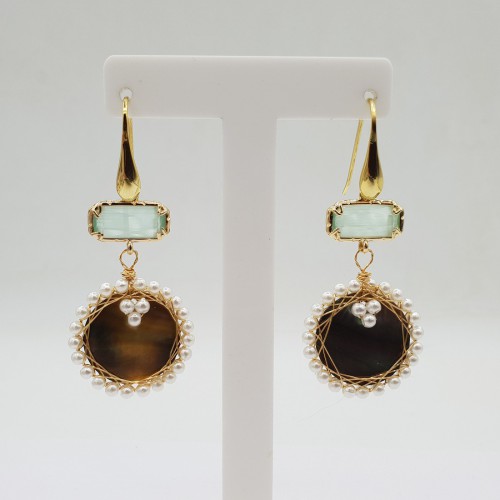 Gilded earrings mother -of -pearl and cat eye