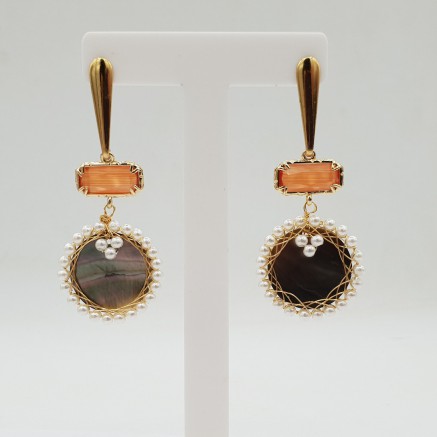 Gilt earrings mother -of -pearl and orange cat eye