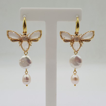 Gilded earrings with pearl and butterfly with cat eye