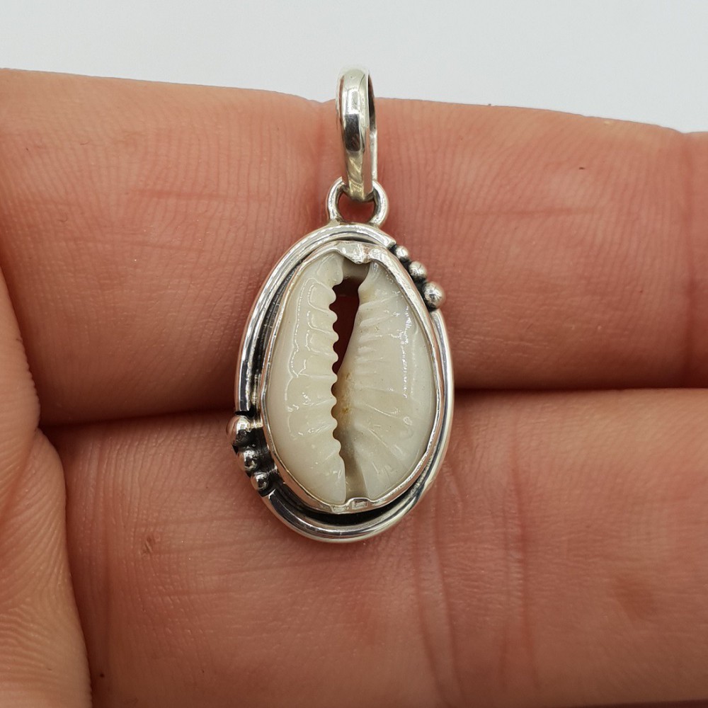 925 Sterling Silver Pendant set with Cowrie Schelp 06