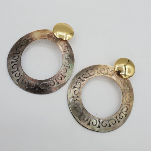 Gilded earrings with open ring of mother -of -pearl