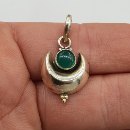 925 Sterling Silver Moon Anhänger mit grünem Onyx