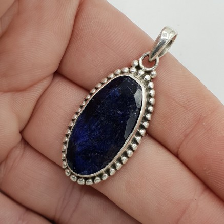 925 Sterling silver pendant with a narrow sapphire