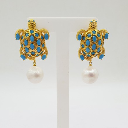 Gilded earrings turtle and with pearl