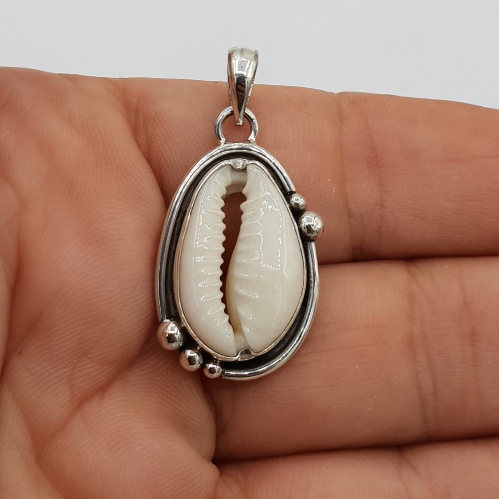 925 Sterling Silver Pendant set with Cowrie Schelp 11