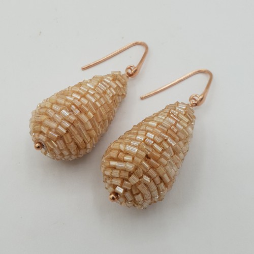 Rosé gilt earrings with a drop of glass beads