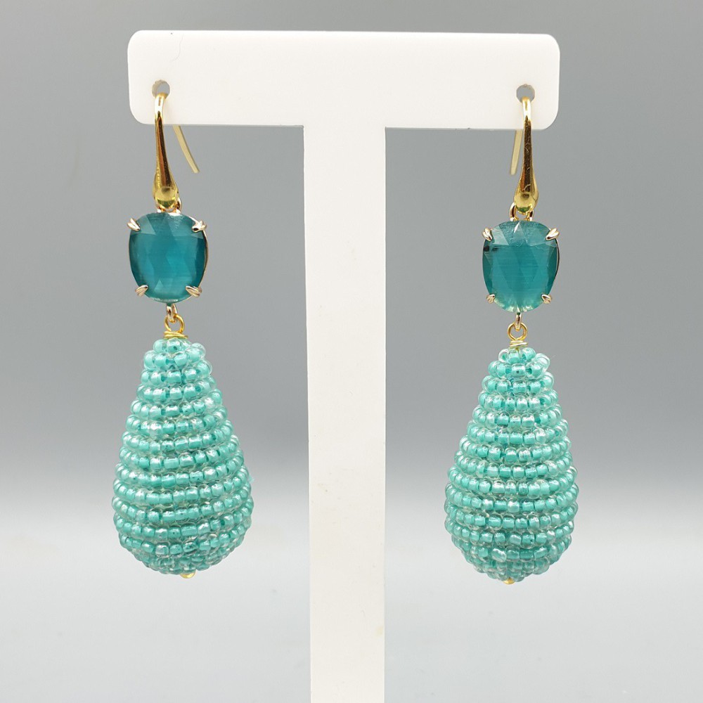 Gilt earrings cat eye and mint green beads drop