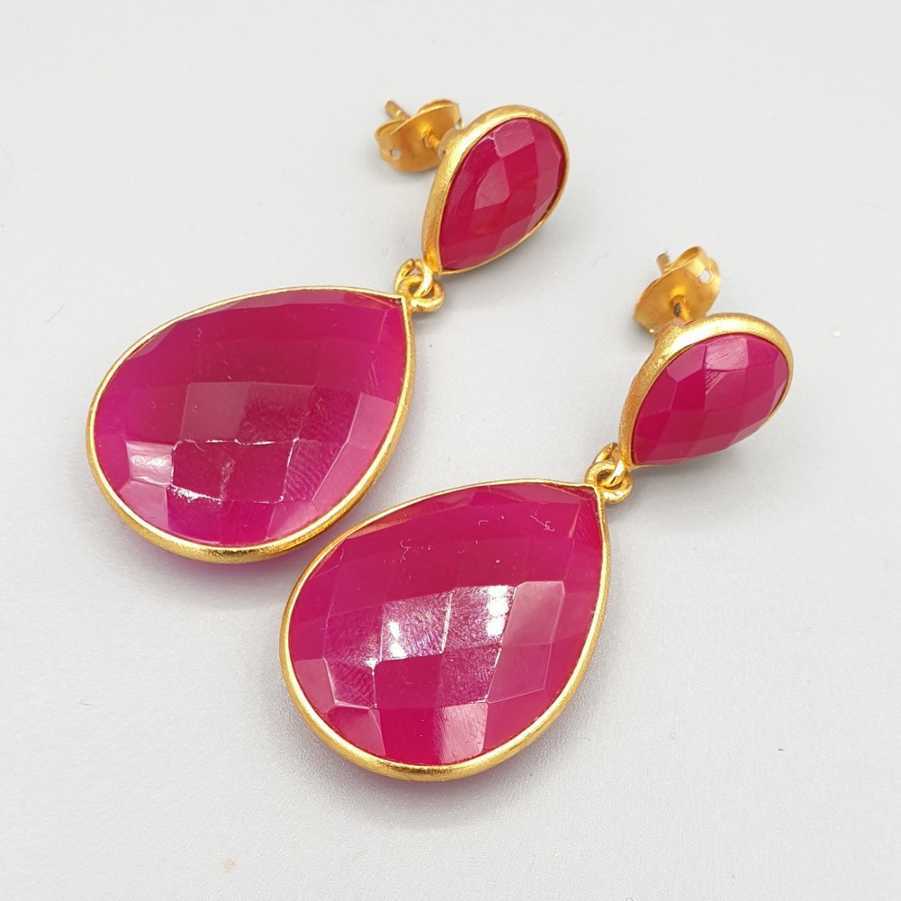 Gilded earrings with fuchsia pink chalcedone