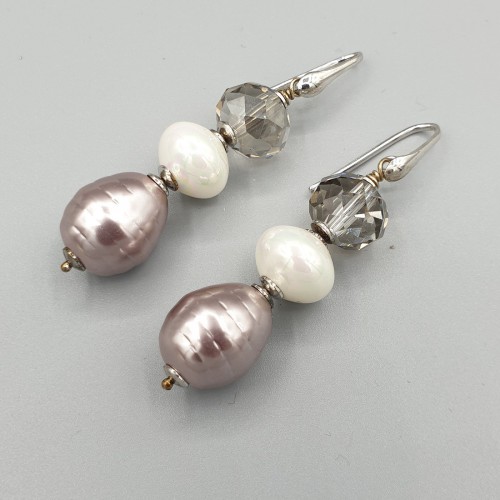 Silver earrings with pearl and crystal