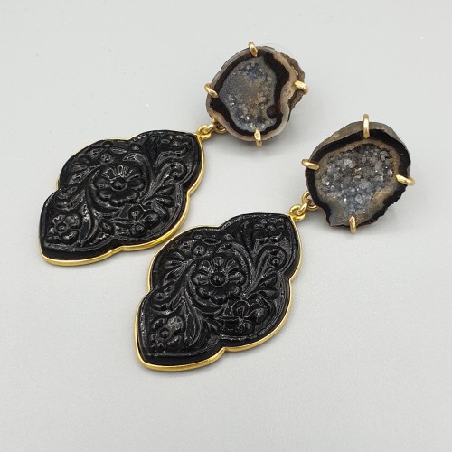 Gilded earrings carved Onyx...