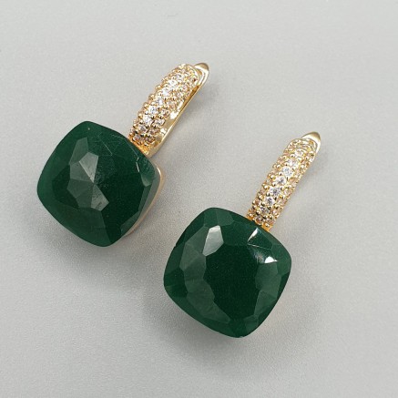 Gilded earrings square green crystal