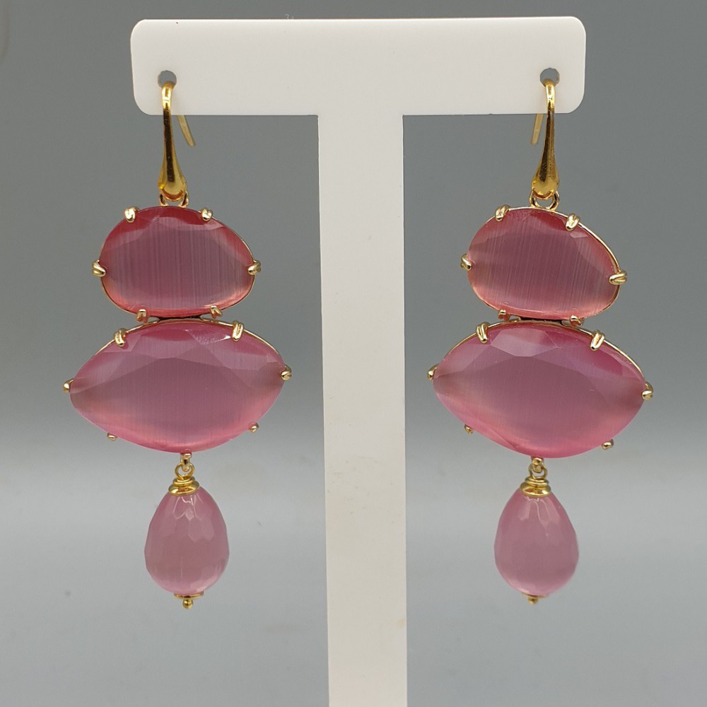 Gilded earrings with pink cat eye