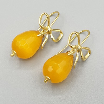 Earrings with yellow cat eye drop