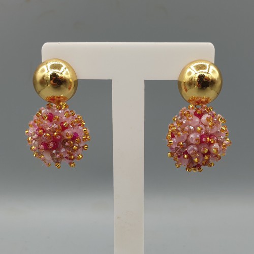 Gilded earrings full of mixed pink crystals