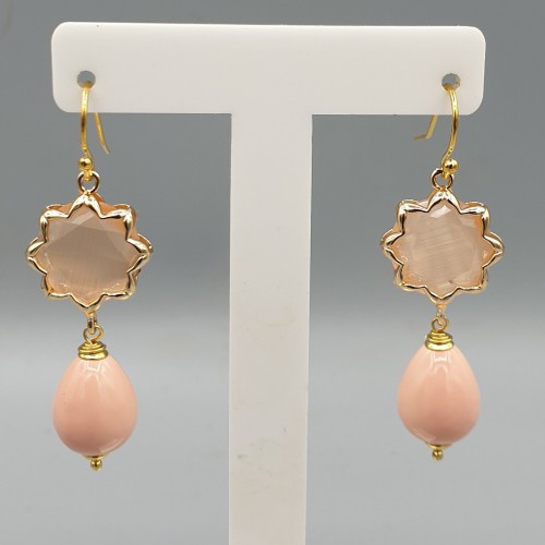 Gilded earrings cat eye and salmon colored pearl