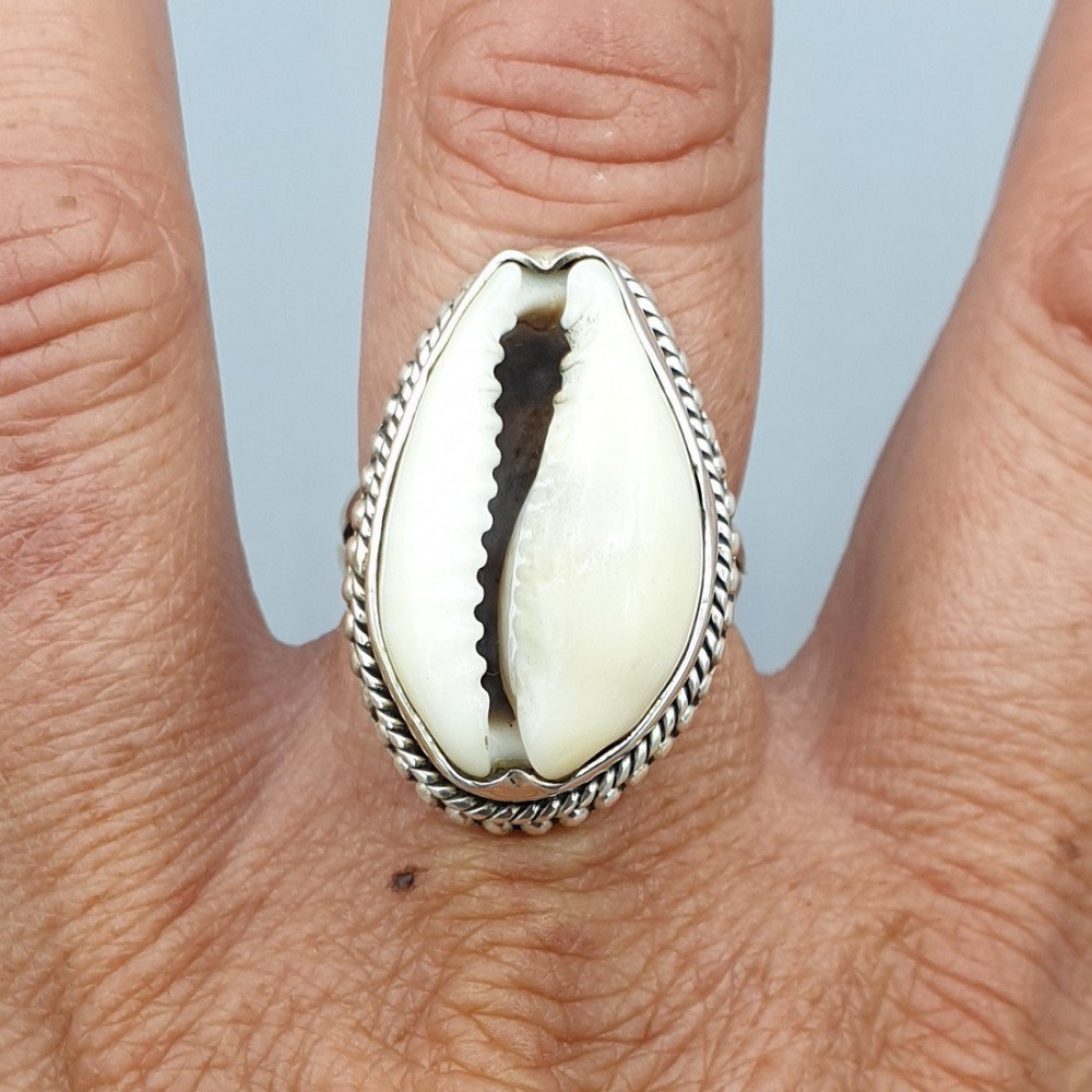 925 Sterling Zilveren Ring set with Cowrie Schelp 17.5 mm