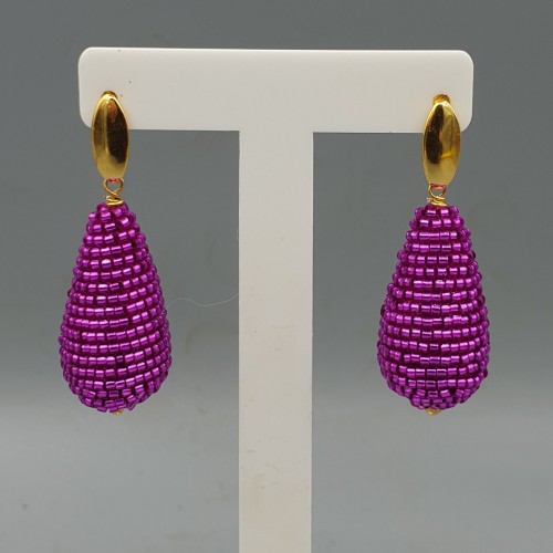 Vergoldete Ohrringe mit metallischem Fuchsia Pink Tropfen