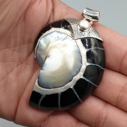 925 Sterling Silver Pendant Pearl and Black Nautilus Schelp