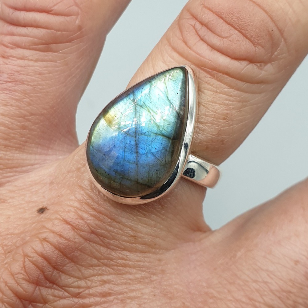 925 Sterling Silver ring Labradorite 17.7 mm