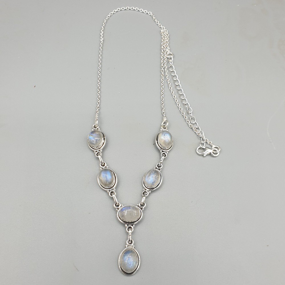 Silver necklace set with rainbow moonstone