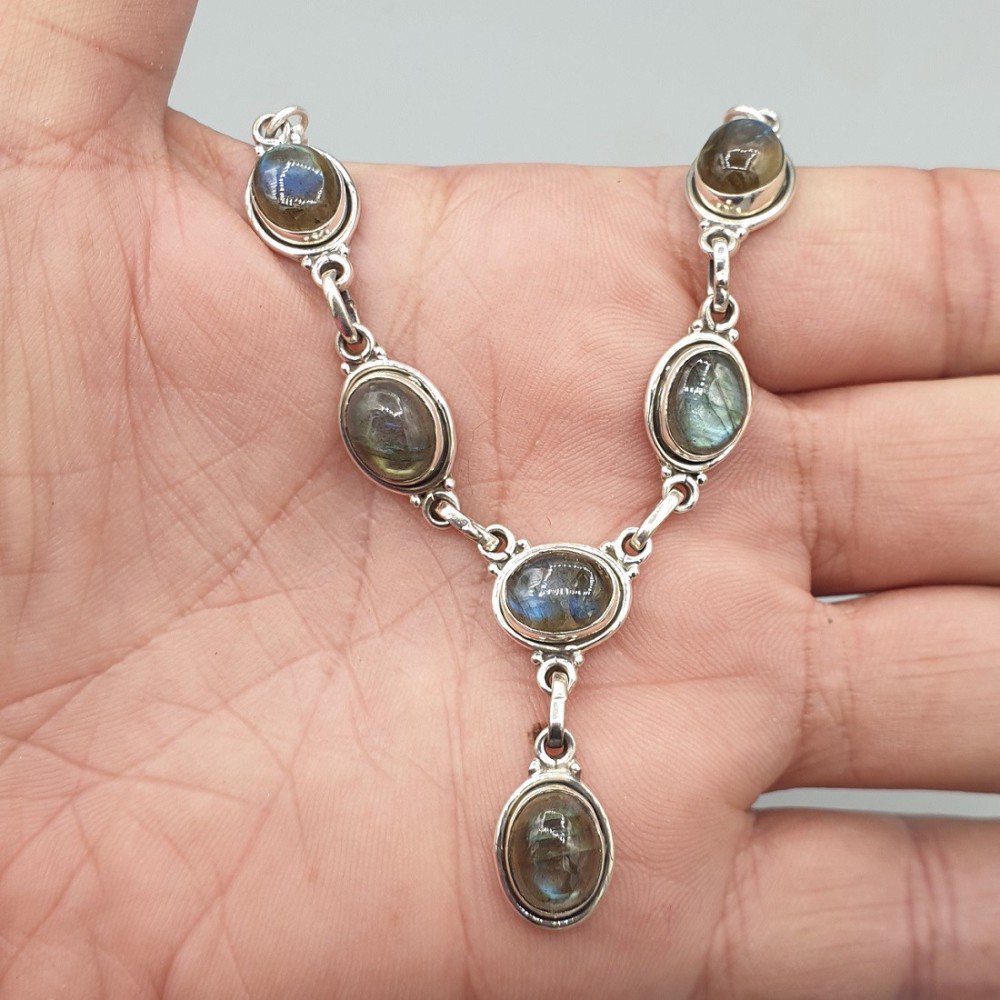 Silver necklace set with labradorite