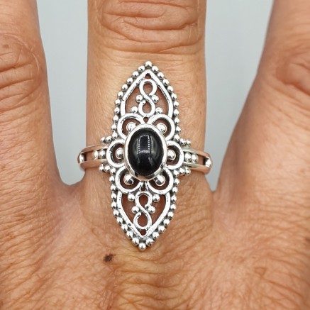 925 Sterling silver ring with oval black onyx