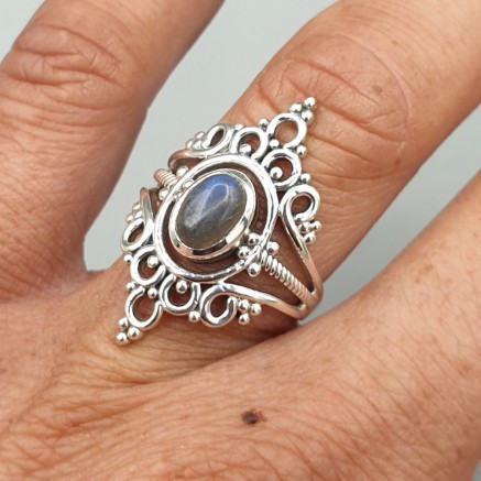 925 Sterling Silver ring with oval labradorite