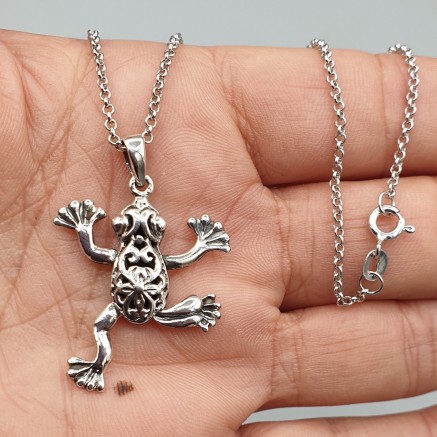 925 Sterling silver chain frog pendant